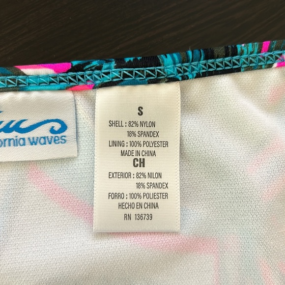 NWT 2 pice bikini set by California waves. Top bra size M and bottom icky size S - Picture 9 of 11